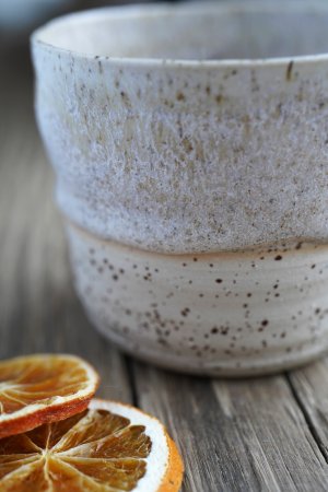 Preview: handgetöpferter beigranit Kaffee Becher